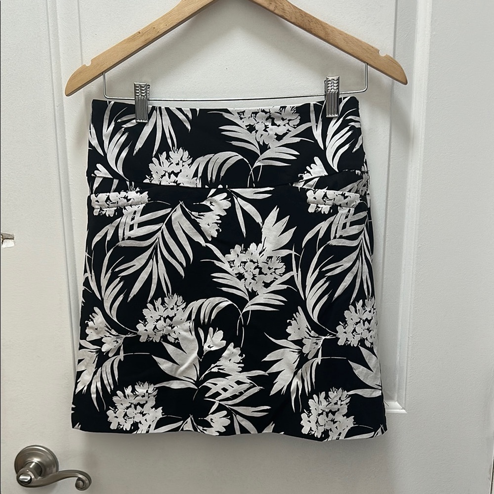Floral Black and White Women's Skort